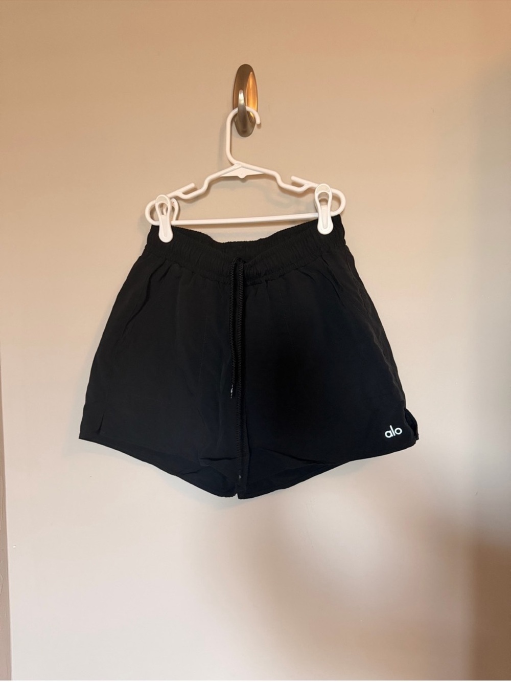 ALO Yoga Alumni Short - Black - Picture 3 of 3